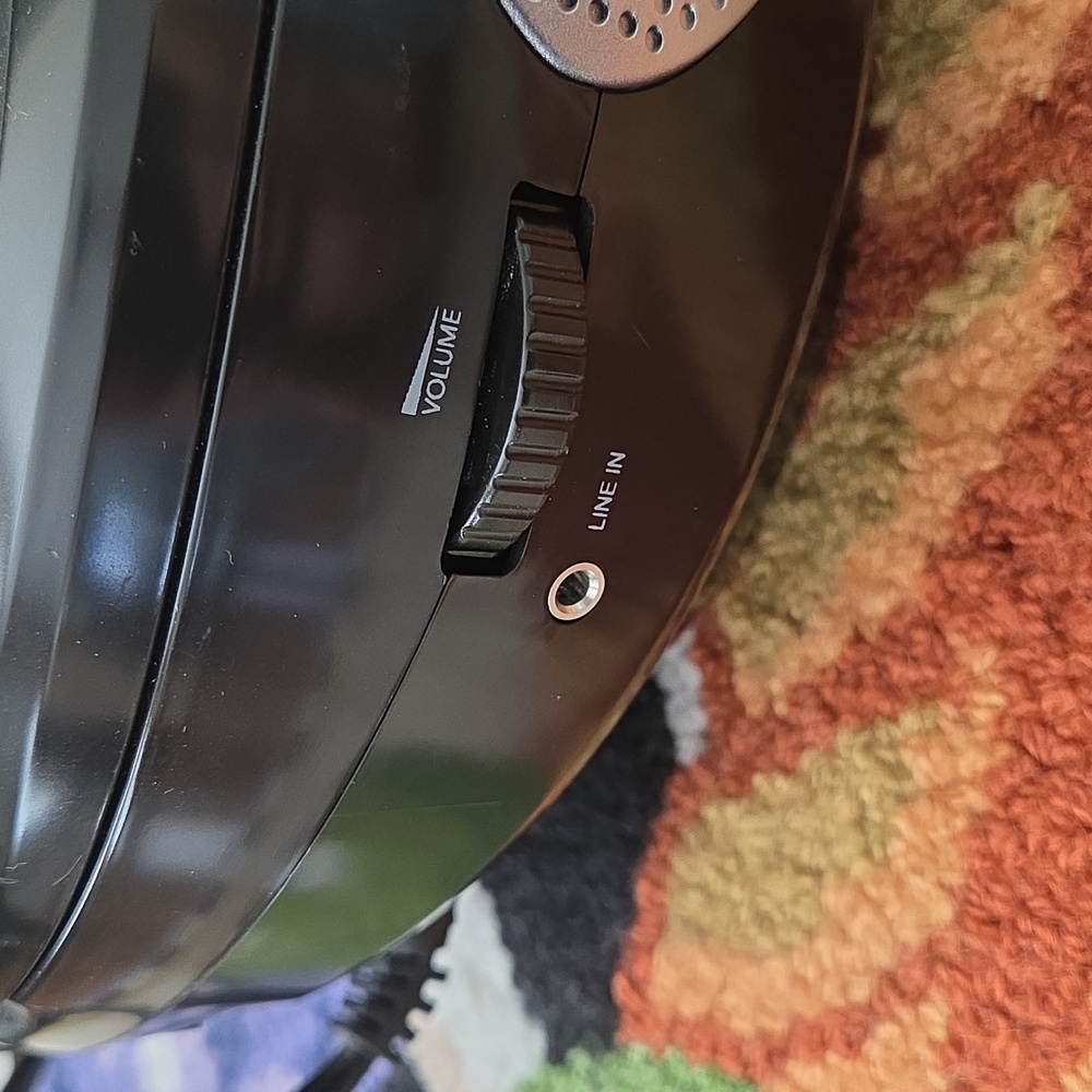 GPX Portable Top Loading Boom Box / CD Player, AM/FM Radio, Line In - Picture 3 of 3